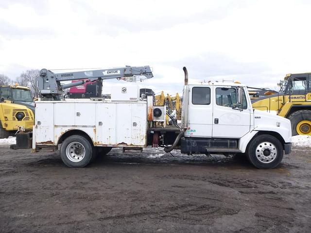 Image of Freightliner FL70 equipment image 2