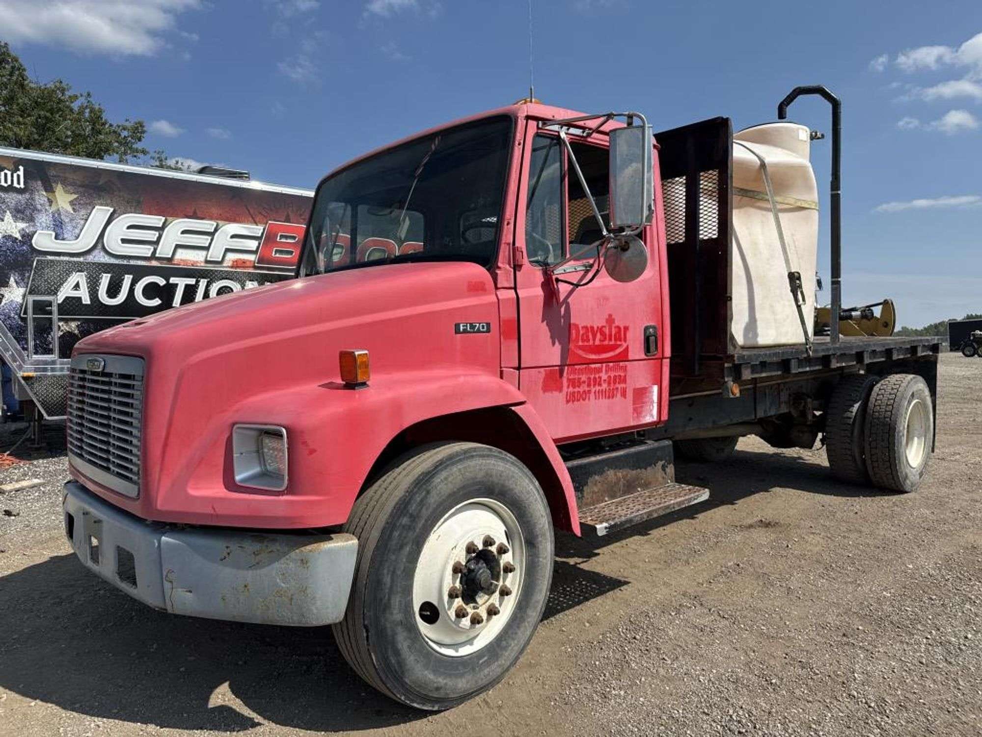 2003 Freightliner FL70 Equipment Image0