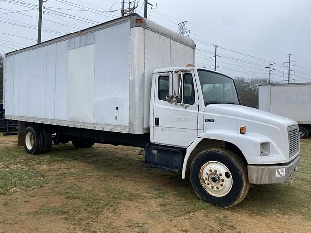 Image of Freightliner FL70 equipment image 3