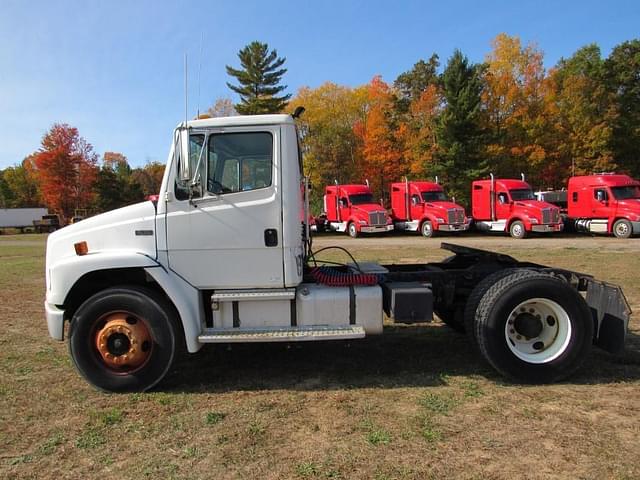 Image of Freightliner FL70 equipment image 1