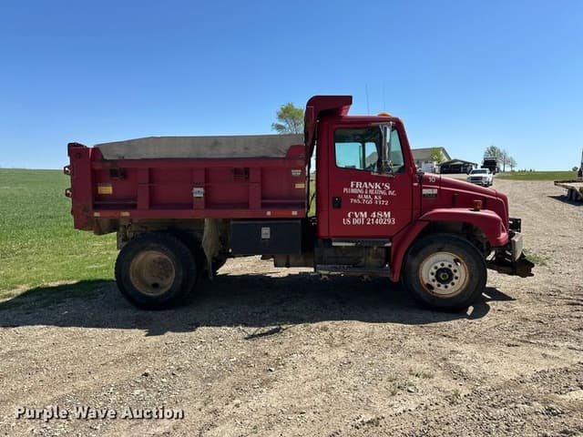 Image of Freightliner FL70 equipment image 3