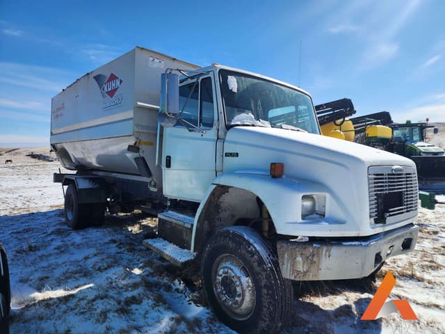 Image of Freightliner FL70 equipment image 2