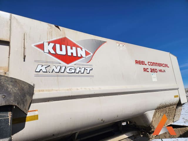 Image of Freightliner FL70 equipment image 4