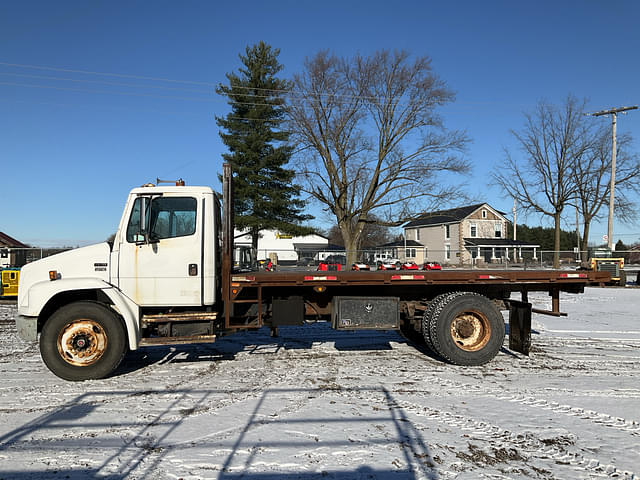 Image of Freightliner FL70 equipment image 1