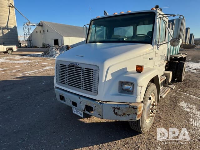 Image of Freightliner FL70 equipment image 1