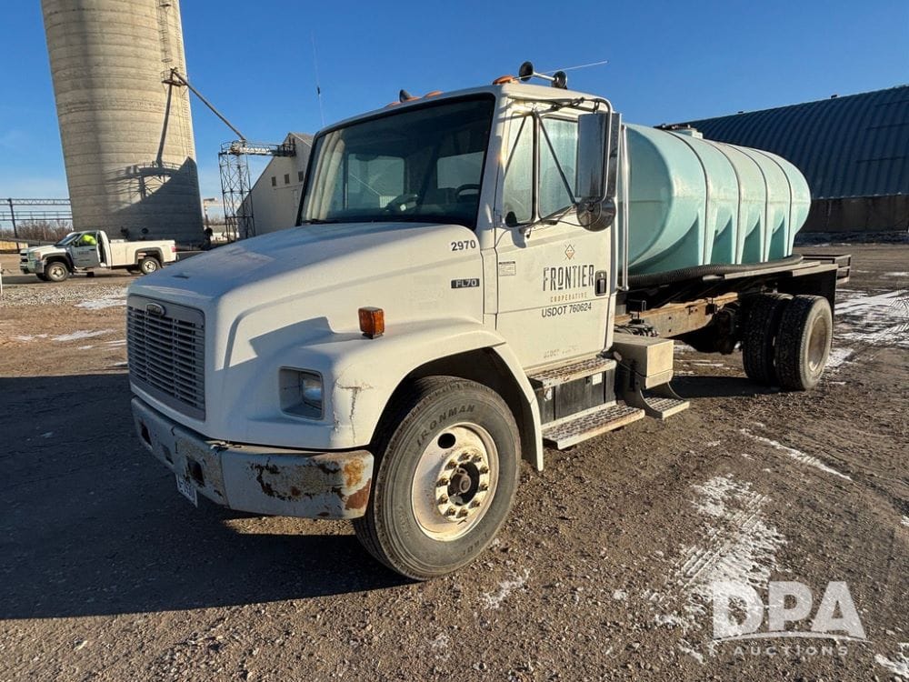 2003 Freightliner FL70 Equipment Image0