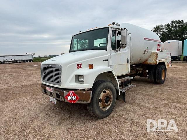 Image of Freightliner FL70 equipment image 1