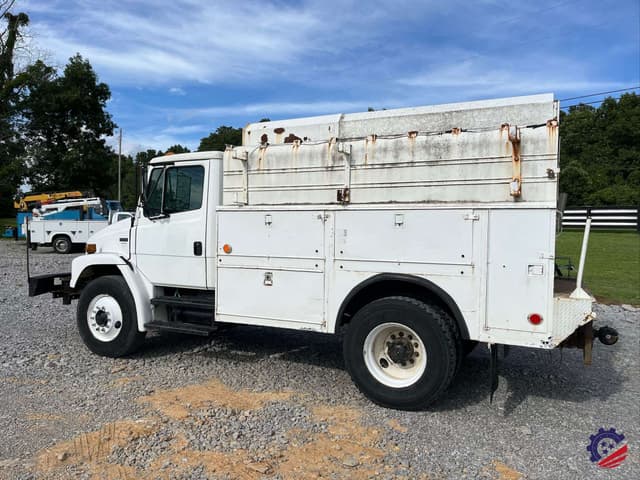 Image of Freightliner FL70 equipment image 1