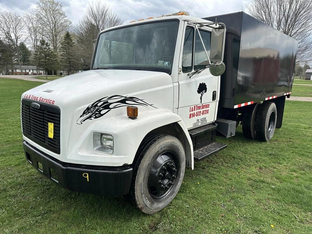 2003 Freightliner FL70 Equipment Image0