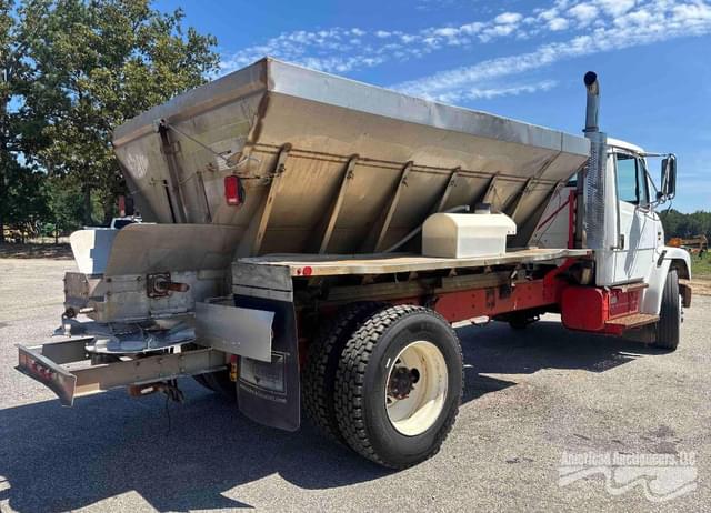 Image of Freightliner FL70 equipment image 4