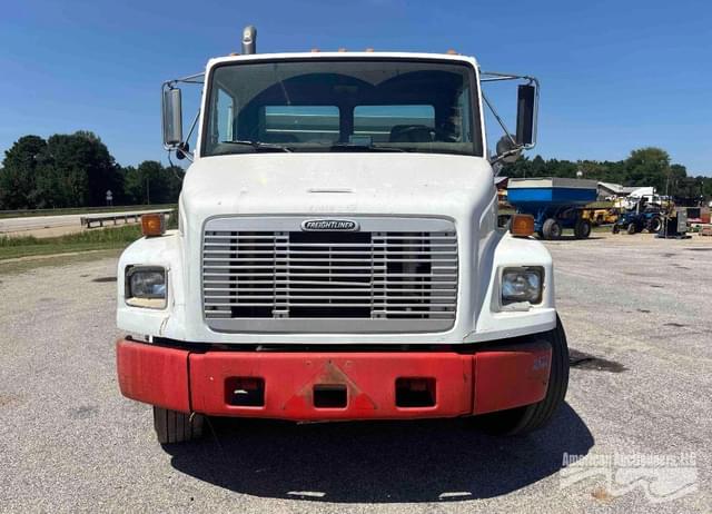 Image of Freightliner FL70 equipment image 1