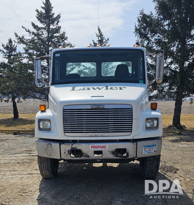 Image of Freightliner FL70 equipment image 1