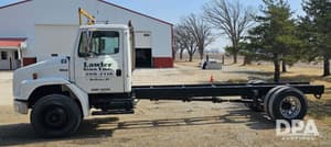 2003 Freightliner FL70 Image