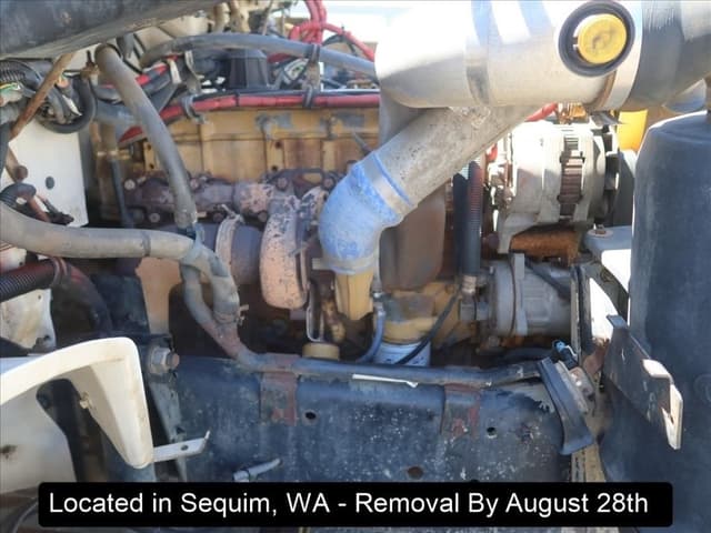 Image of Freightliner FL80 equipment image 2