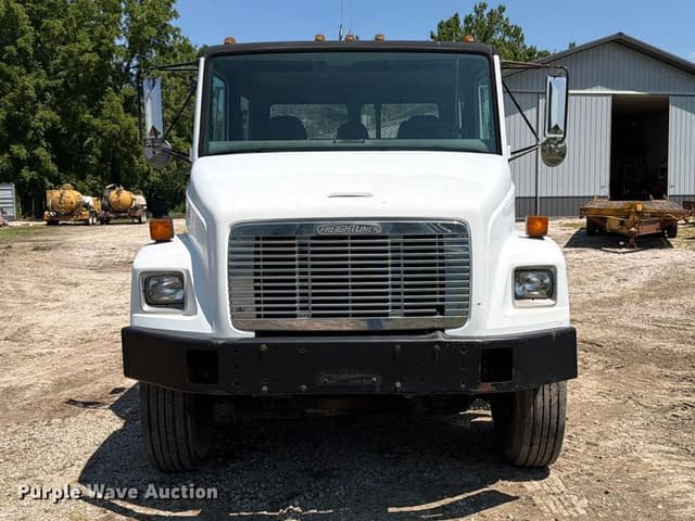 Image of Freightliner FL80 equipment image 1