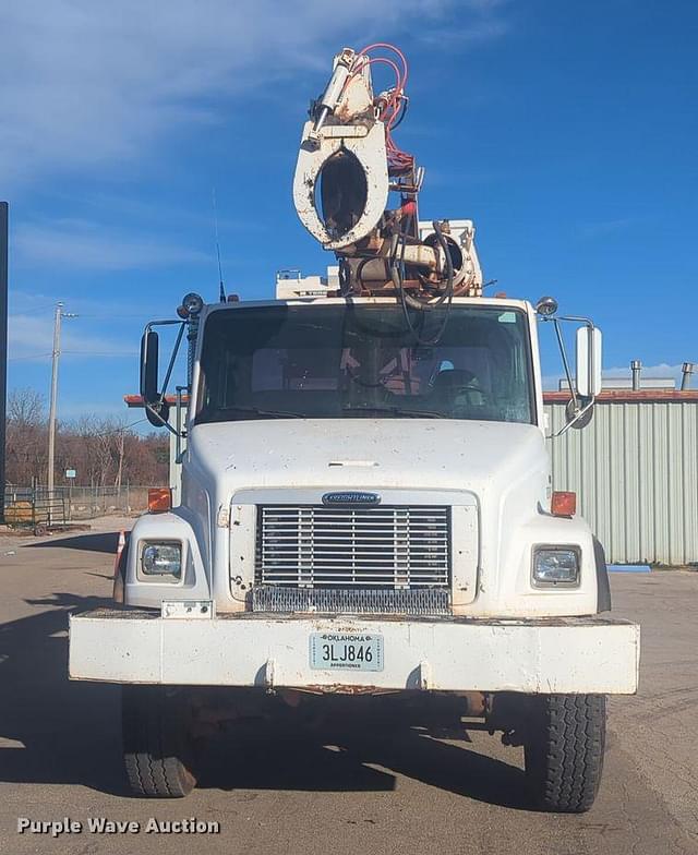 Image of Freightliner FL80 equipment image 1