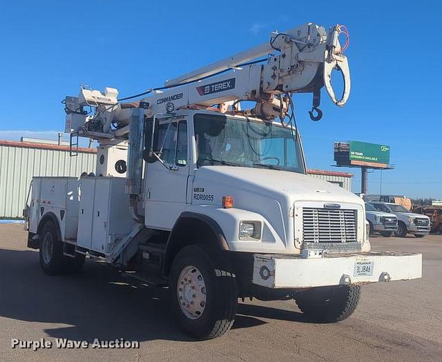 Image of Freightliner FL80 equipment image 2