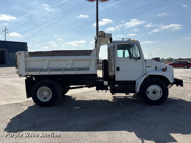 Image of Freightliner FL80 equipment image 3