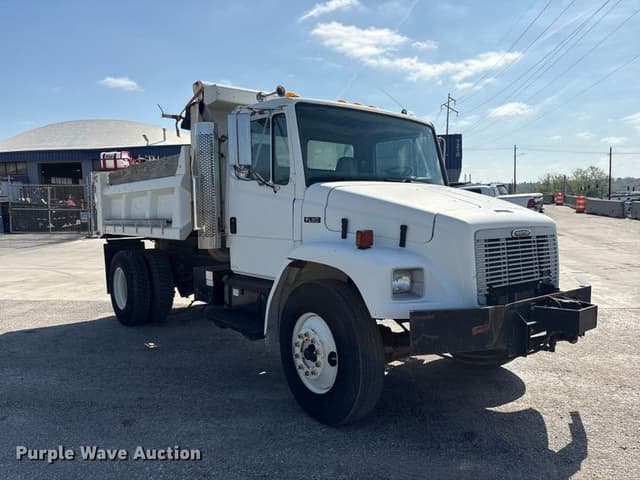 Image of Freightliner FL80 equipment image 2