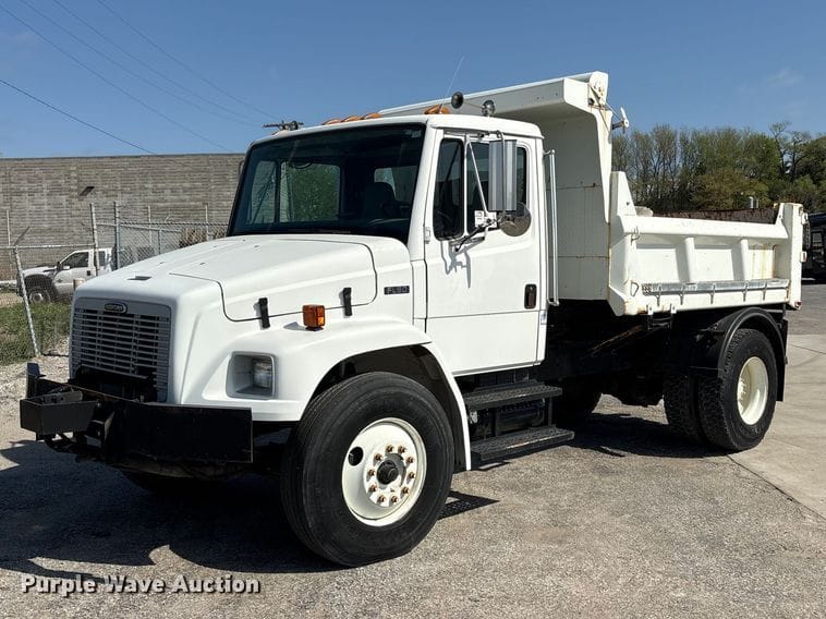 2003 Freightliner FL80 Equipment Image0