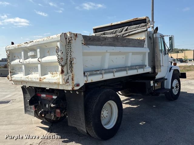 Image of Freightliner FL80 equipment image 4