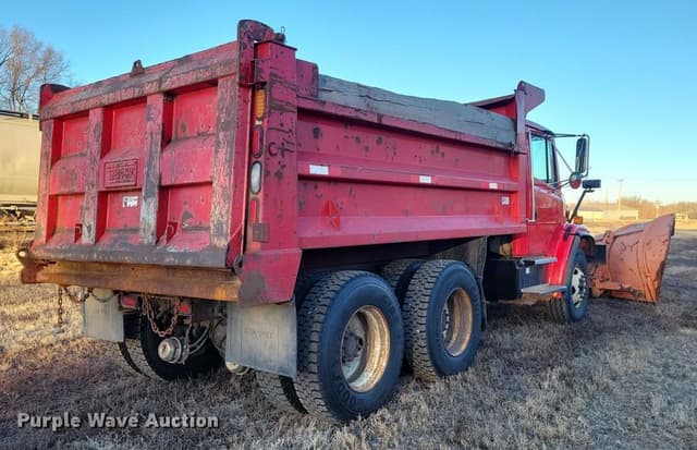 Image of Freightliner FL80 equipment image 4