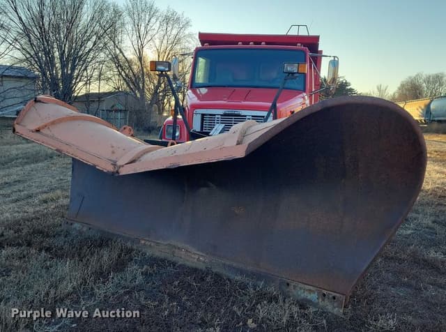 Image of Freightliner FL80 equipment image 1