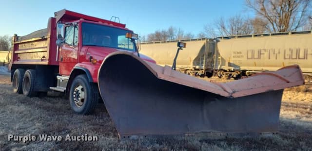 Image of Freightliner FL80 equipment image 2