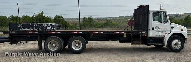 Image of Freightliner FL80 equipment image 3