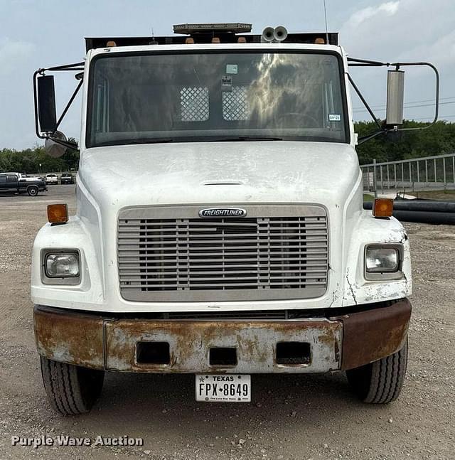 Image of Freightliner FL80 equipment image 1