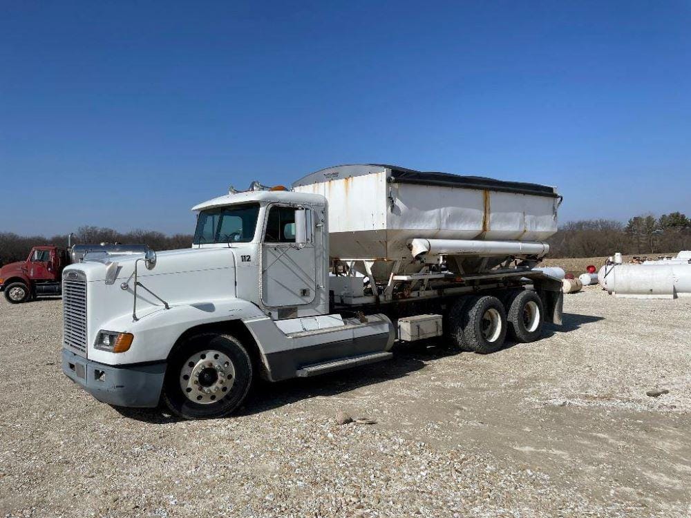 Main image Freightliner FLD120