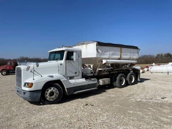 Main image Freightliner FLD120