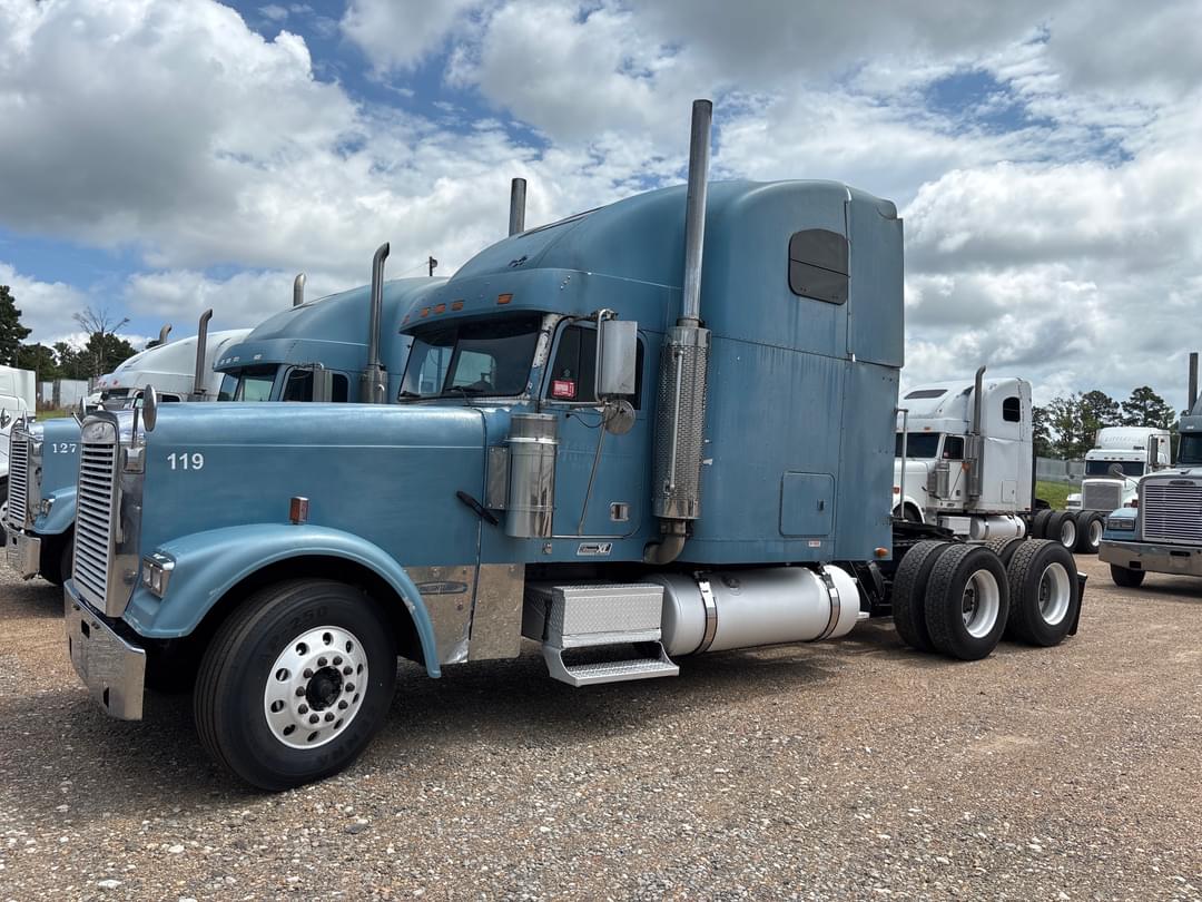 Image of Freightliner FLD132 Primary image