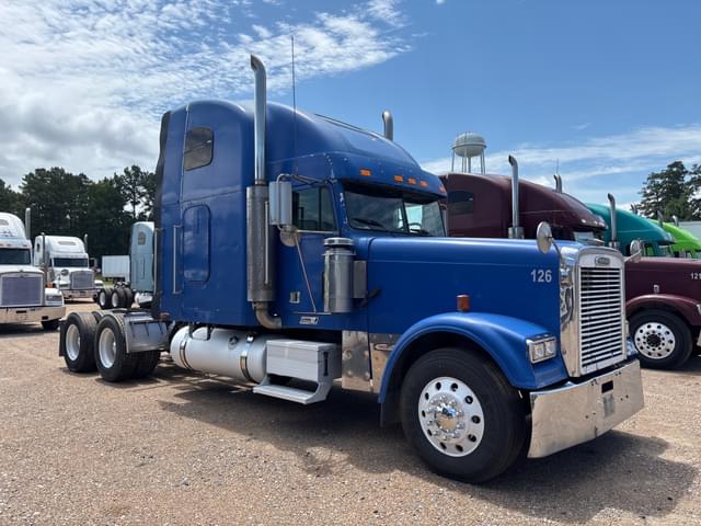 Image of Freightliner FLD132 equipment image 1