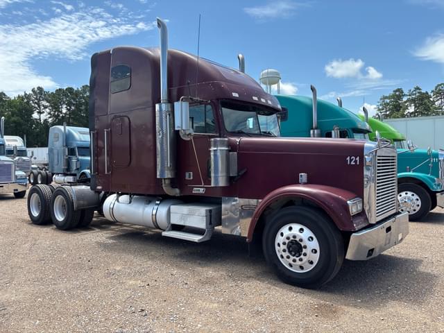 Image of Freightliner FLD132 equipment image 1