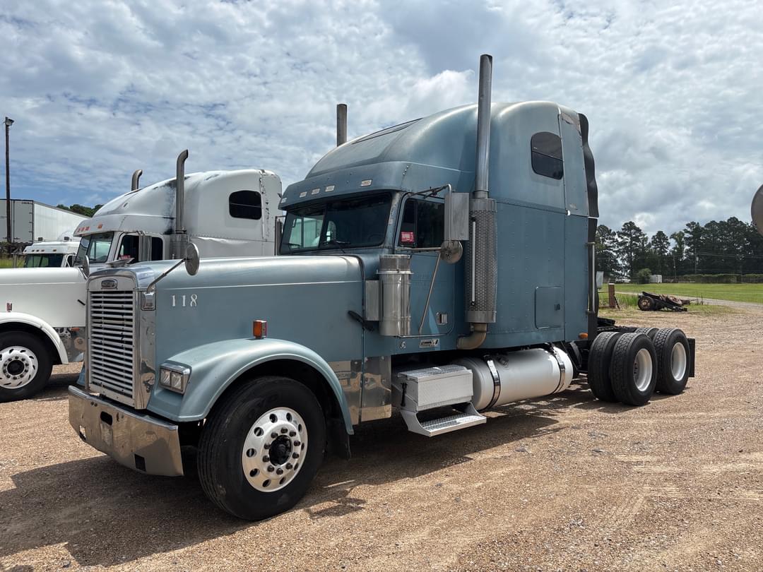 Image of Freightliner FLD132 Primary image