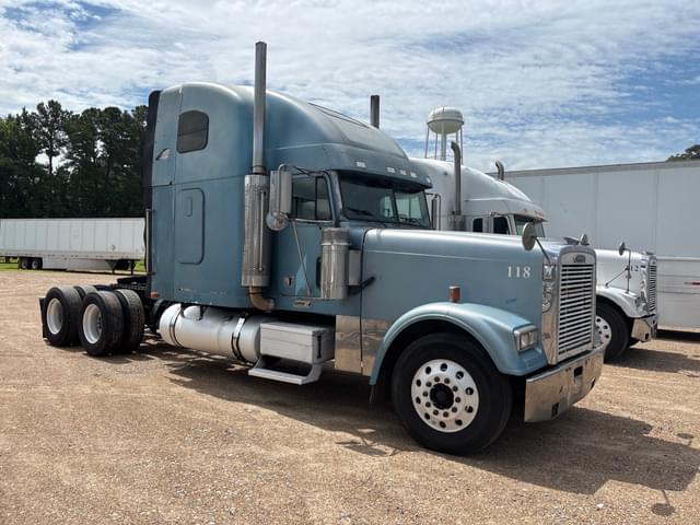 Image of Freightliner FLD132 equipment image 1