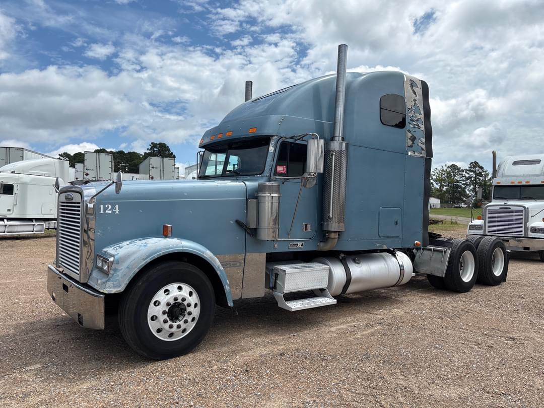 Image of Freightliner FLD132 Primary image