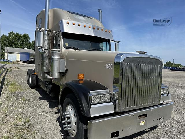 Image of Freightliner FLD132 Classic XL equipment image 4