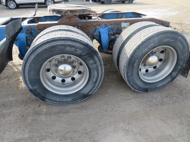 Image of Freightliner ST112 equipment image 2