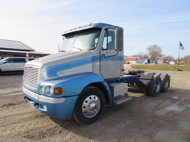 Image of Freightliner ST112 equipment image 1