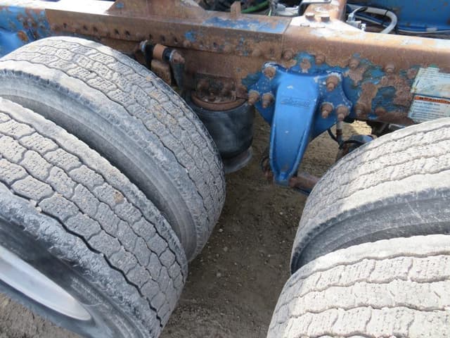 Image of Freightliner ST112 equipment image 3