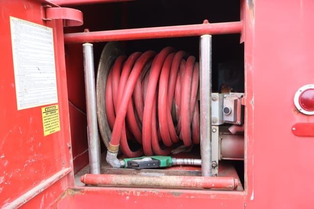 Image of Freightliner FL70 equipment image 3