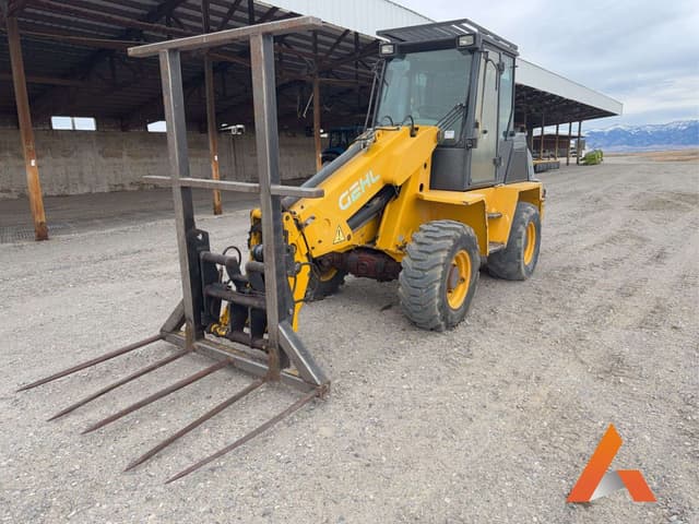 Image of Gehl 721T equipment image 1