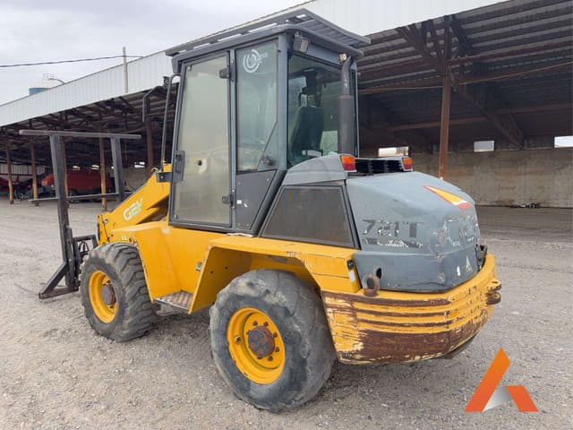 Image of Gehl 721T equipment image 3