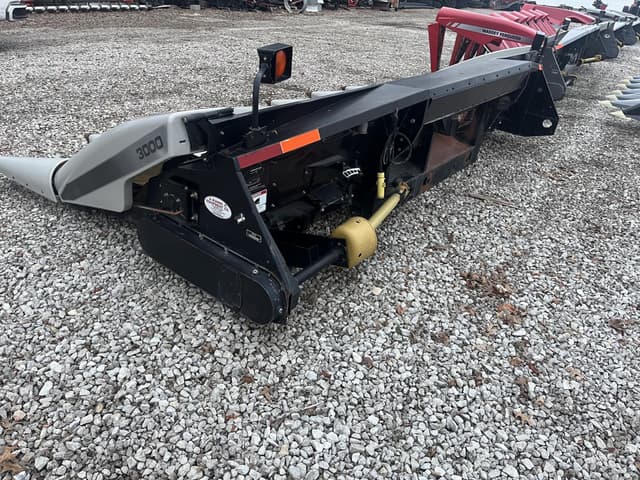 Image of Gleaner 3000 equipment image 2