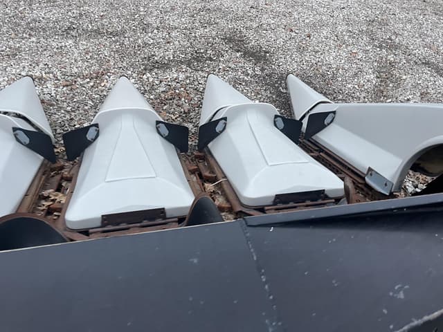 Image of Gleaner 3000 equipment image 4