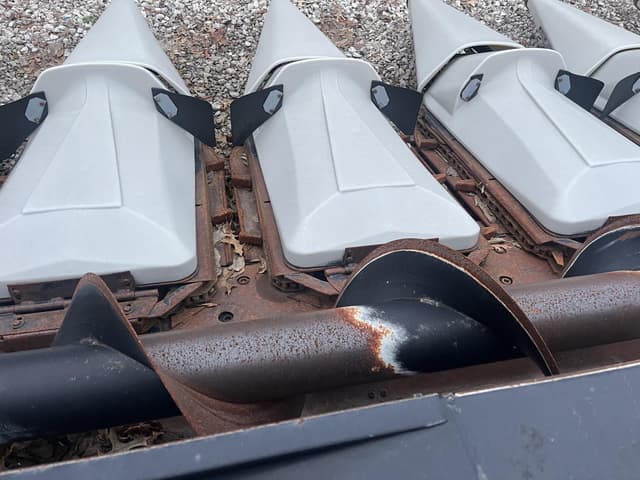 Image of Gleaner 3000 equipment image 3