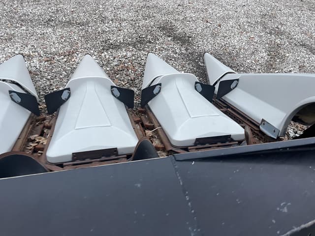 Image of Gleaner 3000 equipment image 4