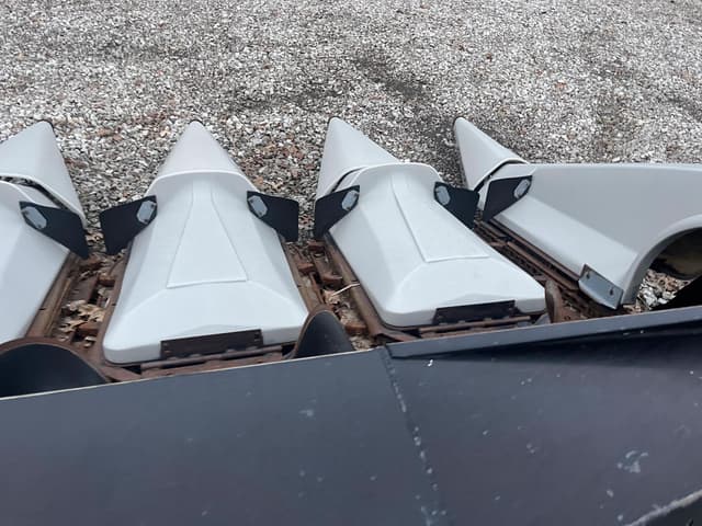 Image of Gleaner 3000 equipment image 4